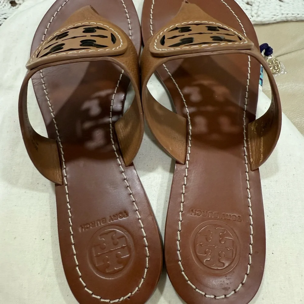 Tory Burch Miller Leather Thong Sandal in Tan